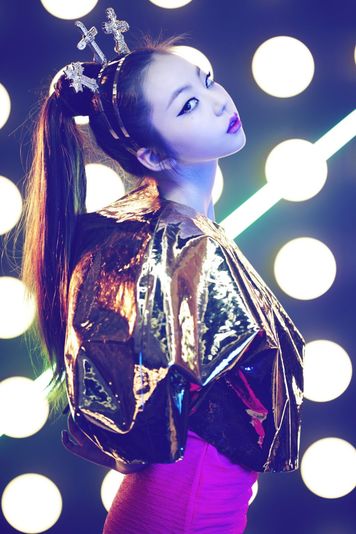 Watch: Former Wonder Girls Member Sunye Sings She's “Just A Dancer
